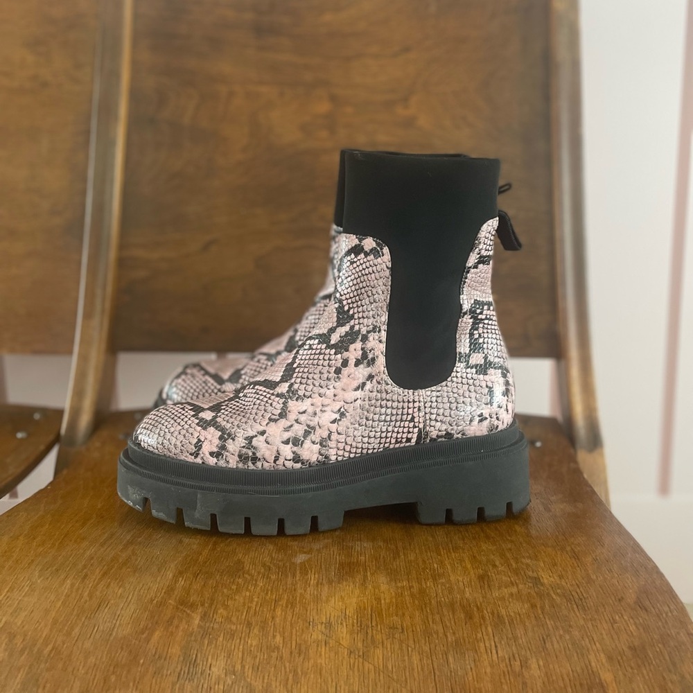 Poppy Barley 8.5 Boots